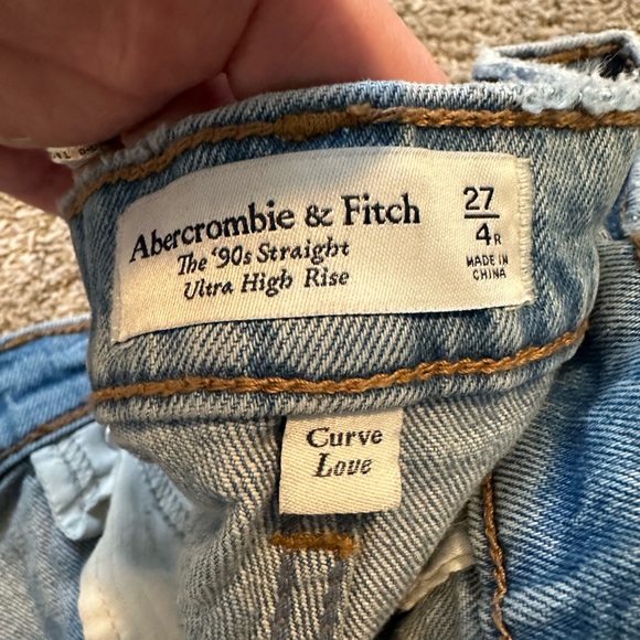 Abercrombie & Fitch Denim - The 90’s Ultra High Rise Straight Jean w/ side slits
